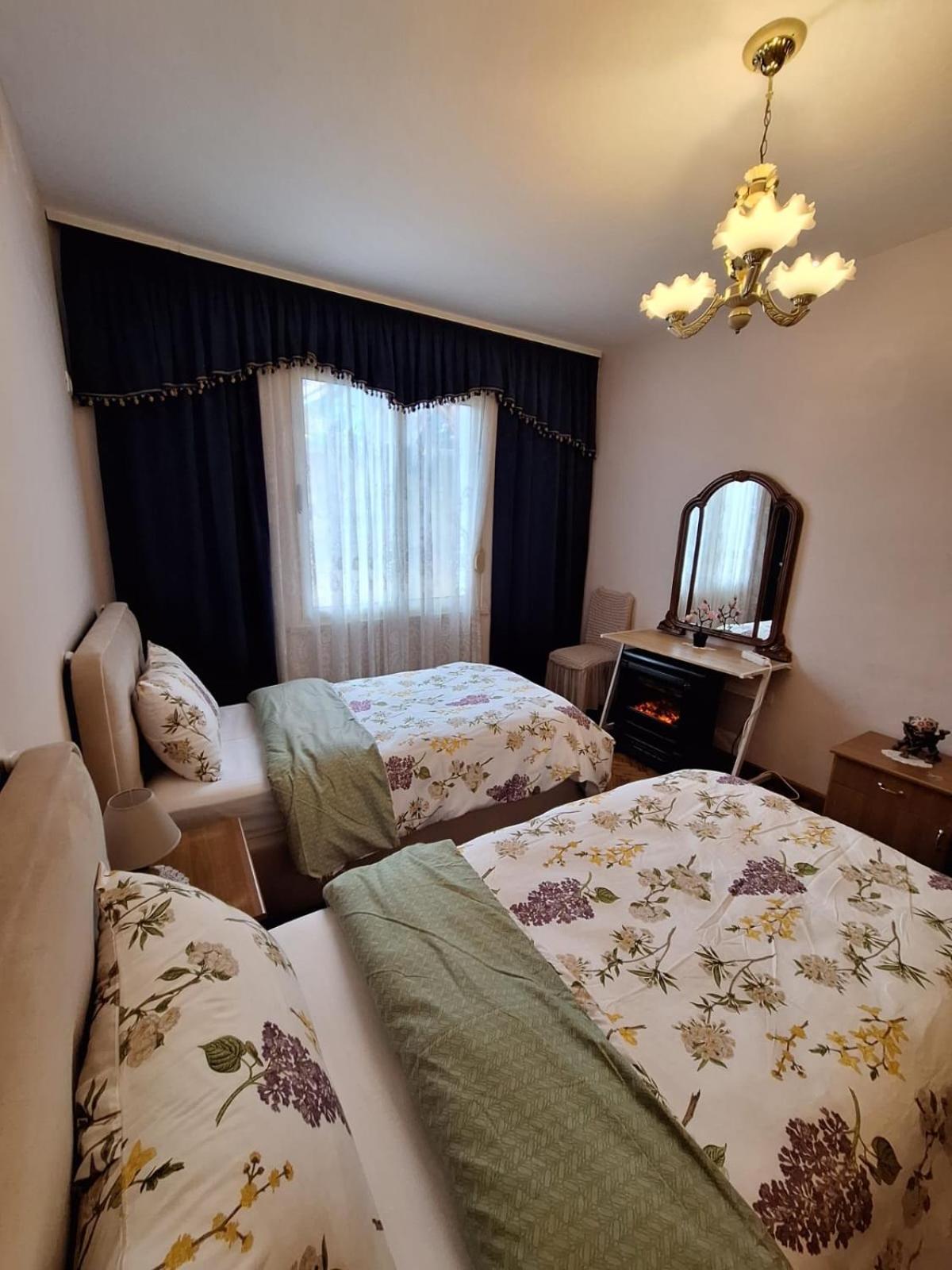 Ferienwohnung Cozyflat In The Middle Of Tirana Exterior foto